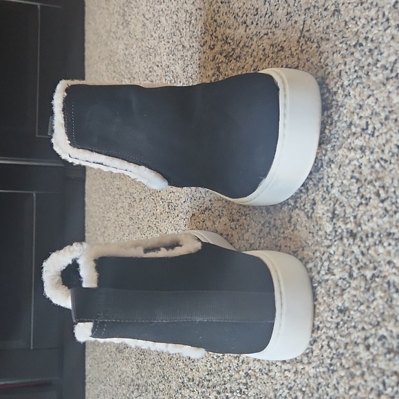 Lucky Brand Black and White Fur-Trimmed Winter Boots - Picture 2 of 3